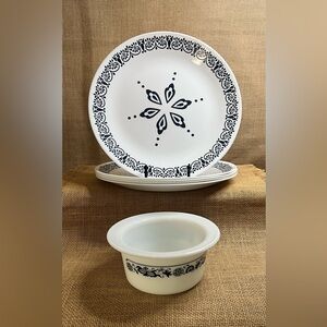 Corelle/Pyrex Combo-5 Corelle Florentia Dinner Plates & Pyrex Old Town Butter